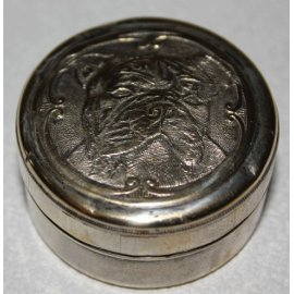 Petite boite ronde en métal argenté, ancienne