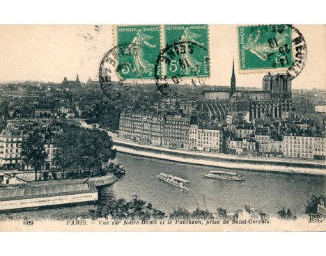 Paris - Vue sur Notre-Dame et le Panthéon